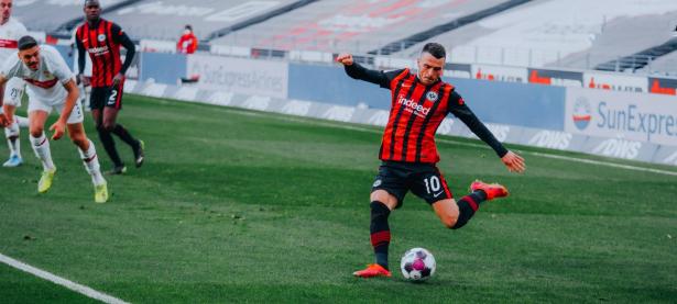 关于今夜体能课后，法兰克福门线救险备战欧联，悬念犹存，细节决定成败的信息开云体育