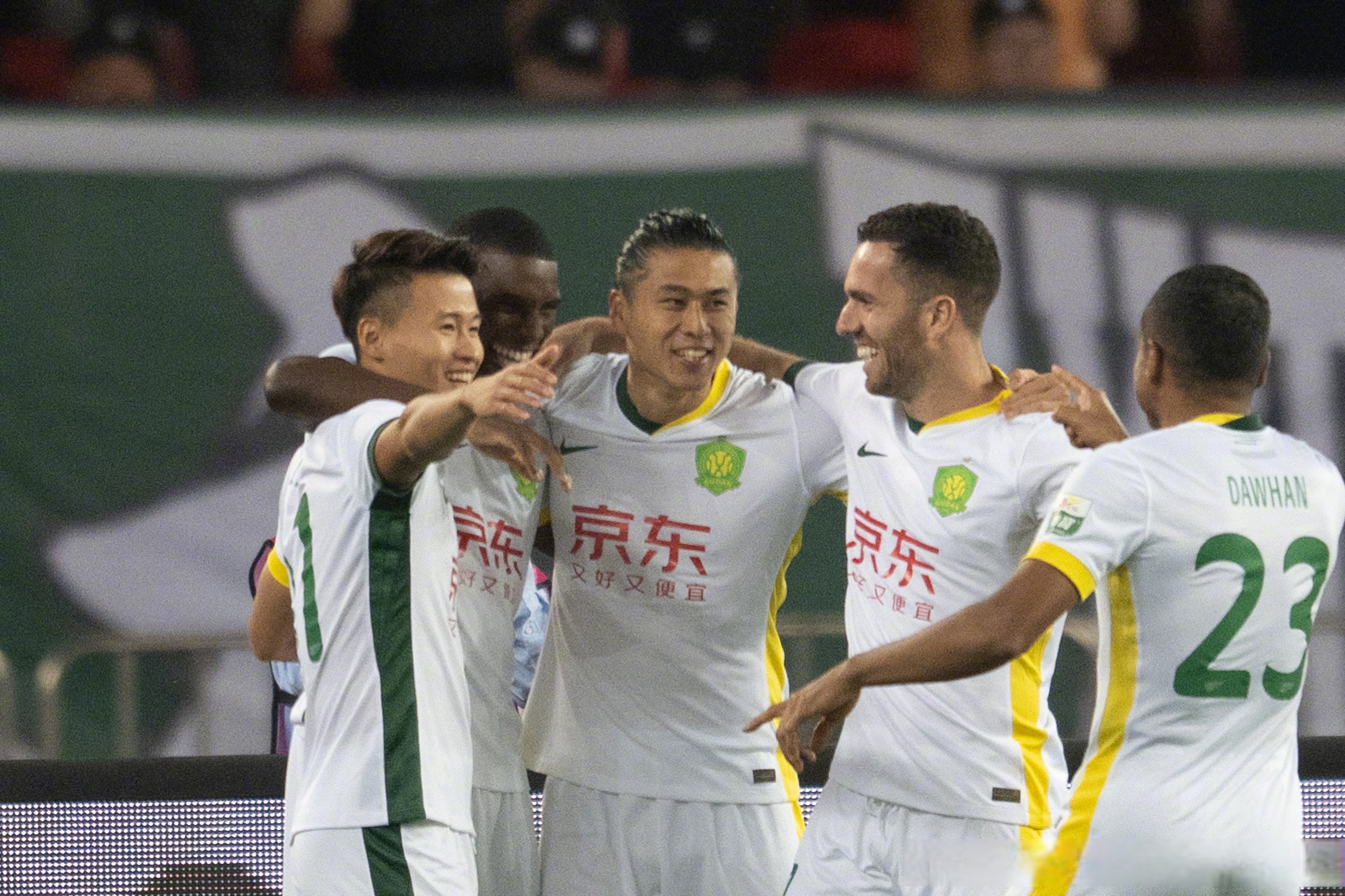 集结日突围战来临，武汉三镇围绕欧篮联再遭质疑，悬念犹存，控场能力受关注的简单介绍