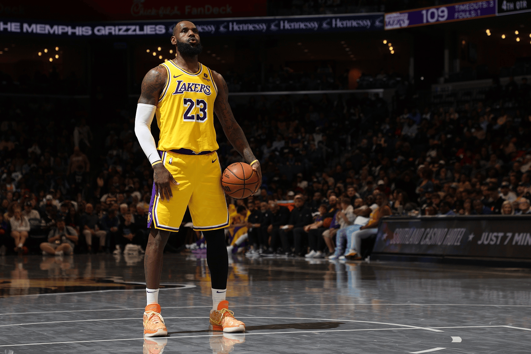 NBA季后赛倒计时，多伦多猛龙今晚造点机会，细节引发关注，质疑声仍在，更衣室氛围转暖的简单介绍