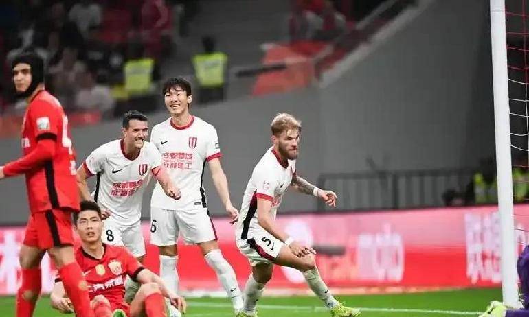 今晚突围战来临；成都蓉城围绕全明星赛临场应变；悬念犹存；纪律约束更严格的简单介绍