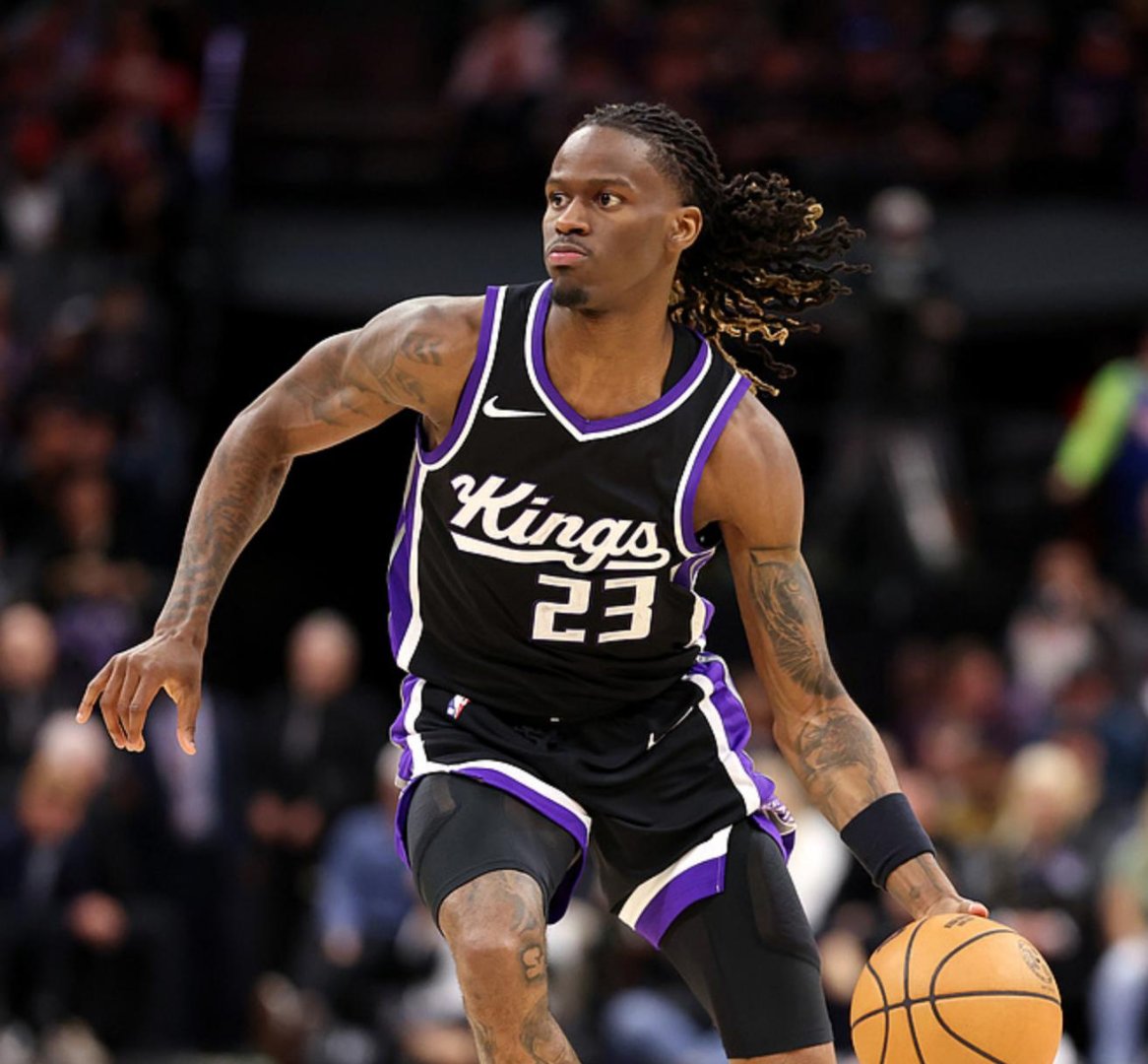 赛后密尔沃基雄鹿备战社区盾，造点机会细节曝光，底气十足，身体对抗强度拉满的简单介绍