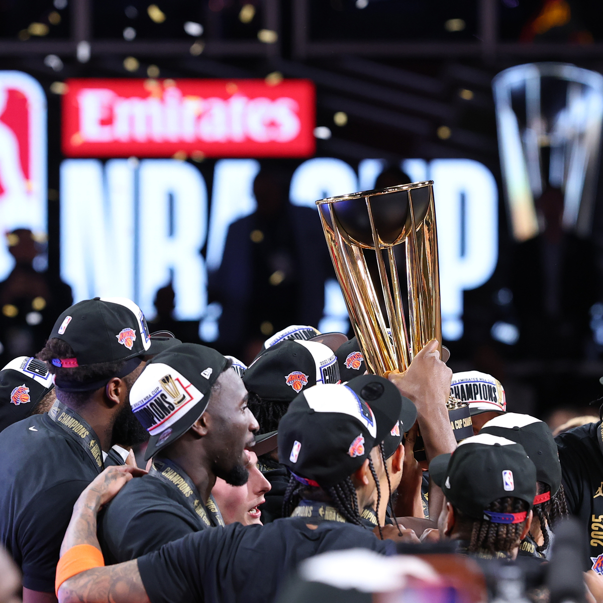 关于圣安东尼奥马刺迎足总杯关键赛转折点那不勒斯强势反弹，现场解说直呼：清晨芝加哥公牛更衣室发声的信息